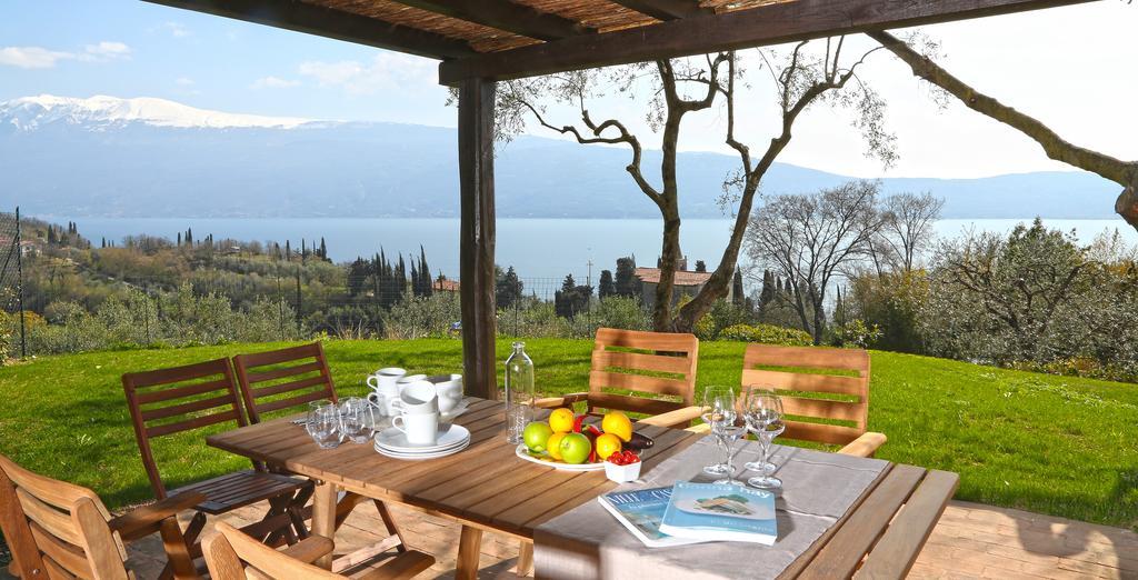 Villa Dei Rosmarini ตอสโกลาโน มาแดร์โน ภายนอก รูปภาพ