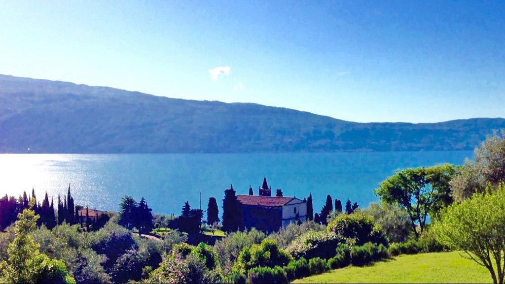 Villa Dei Rosmarini ตอสโกลาโน มาแดร์โน ภายนอก รูปภาพ
