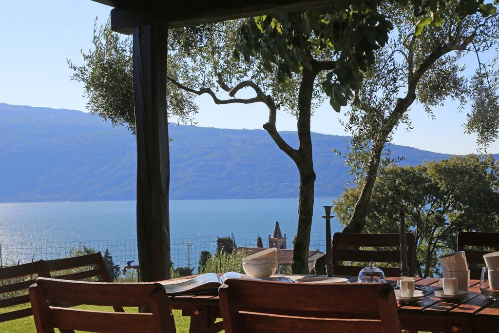 Villa Dei Rosmarini ตอสโกลาโน มาแดร์โน ภายนอก รูปภาพ