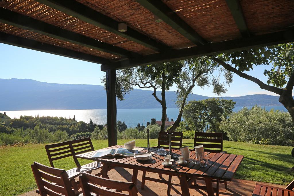 Villa Dei Rosmarini ตอสโกลาโน มาแดร์โน ภายนอก รูปภาพ