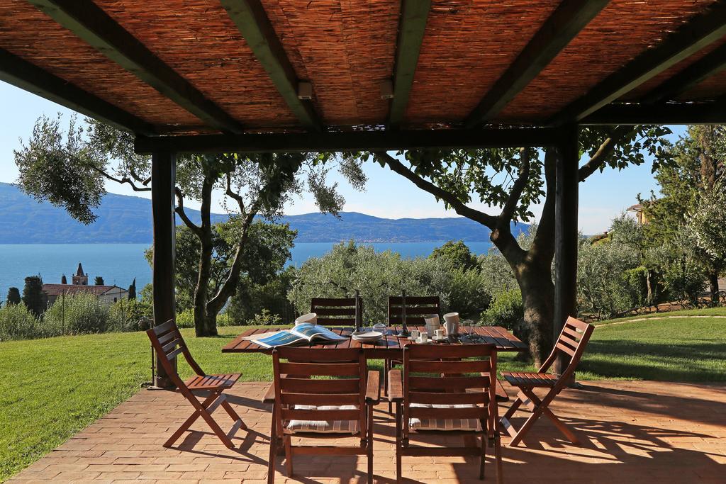 Villa Dei Rosmarini ตอสโกลาโน มาแดร์โน ภายนอก รูปภาพ